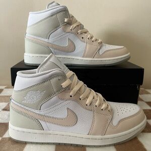 Nike Air Jordan 1 Mid Sneakers Guava Ice/Sea Glass HJ6654 100 Women’s 7.5 BNIB